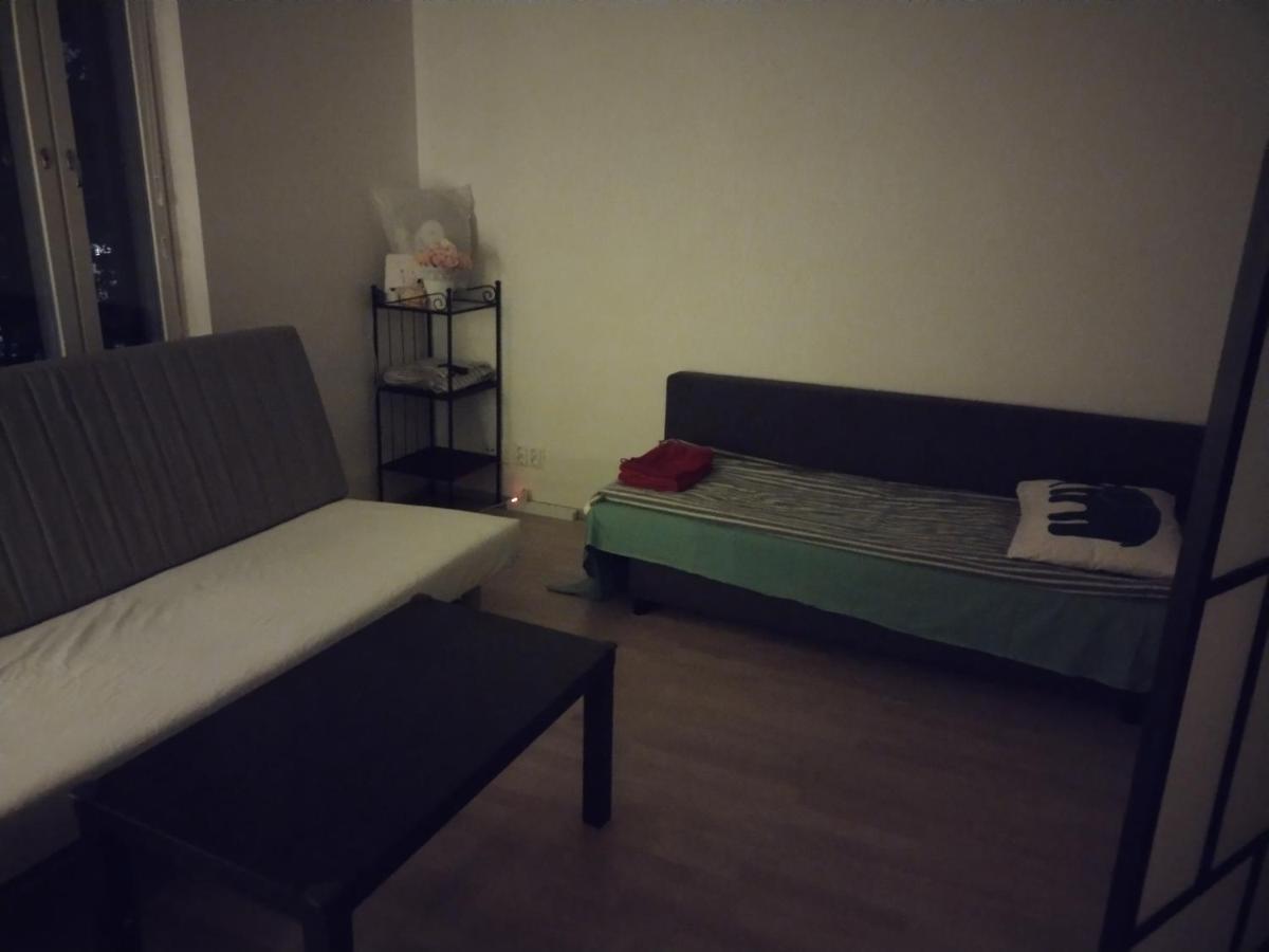 Private-yksityinen-частный In Shared Into Airport-bustrain Station-university Homestay